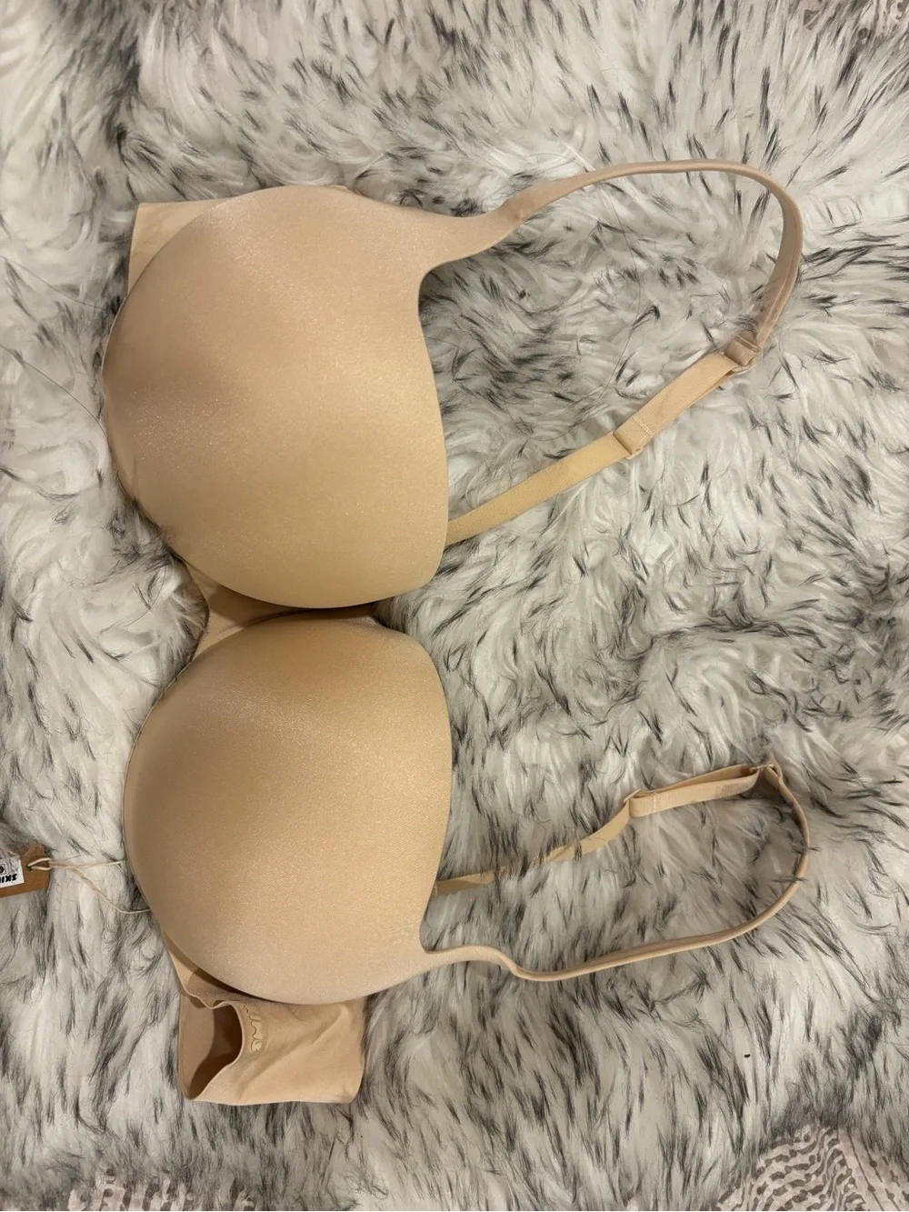 SKIMS Ultimate push up Balconette bra - Picture 3 of 5